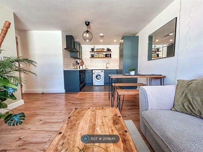 2 Bedroom Flat To Rent In Bedford Street, Leamington Spa, CV32