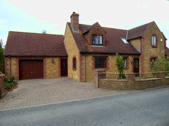 3 Bedroom Detached House To Rent In Yeovil Marsh, Yeovil BA21