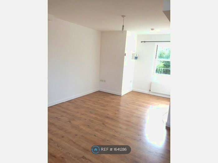 1 Bedroom Flat To Rent In Victoria Street, Braintree, CM7