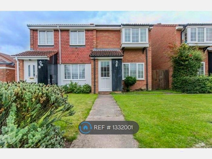 2 Bedroom Semi-Detached House To Rent In Tamarin Gardens, Cambridge, CB1