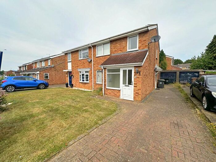 3 Bedroom Semi-Detached House To Rent In Ventnor Gardens, Luton, LU3