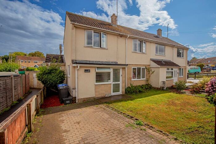 3 Bedroom Semi-Detached House For Sale In Newnton Grove, Malmesbury, SN16