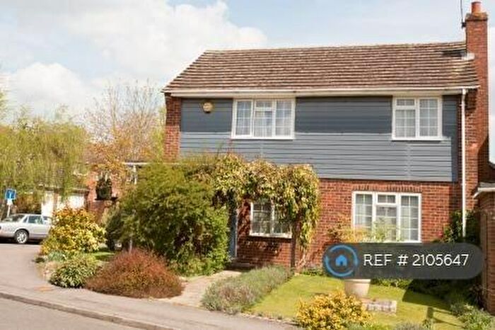 4 Bedroom Detached House To Rent In Stable Lane, Seer Green, Beaconsfield, HP9