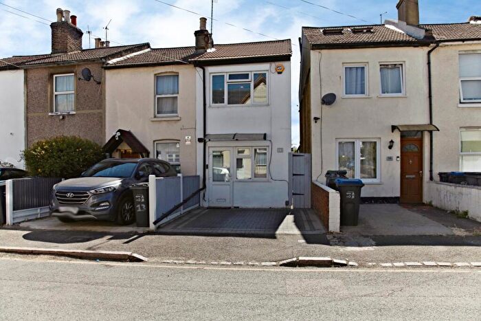 2 Bedroom End Of Terrace House For Sale In Longley Road, Croydon, Surrey, CR0