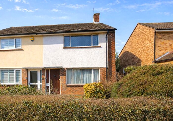 3 Bedroom Semi-Detached House For Sale In Edinburgh Gardens, Braintree, Essex, CM7