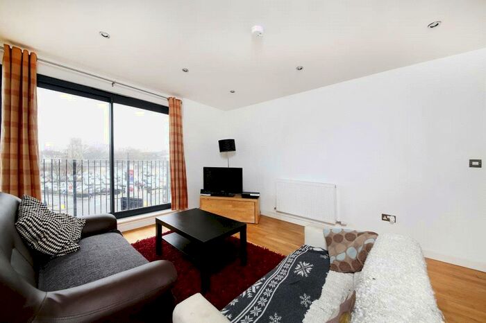 2 Bedroom Apartment To Rent In Morning Lane, London, E9