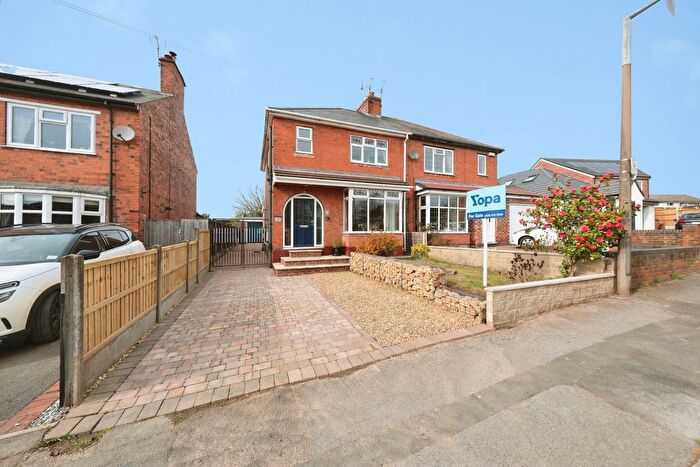 3 Bedroom Semi Detached House For Sale In Edgwood Road, Nottingham, NG16