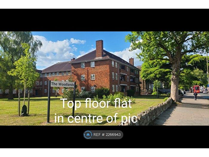 3 Bedroom Flat To Rent In High Road, North Finchley, N12