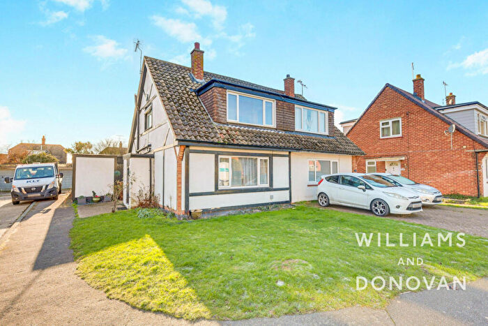 3 Bedroom Semi Detached House For Sale In Merrivale, South Benfleet, SS7