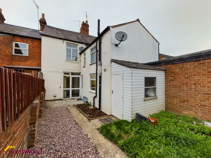 3 Bedroom Terraced House To Rent In South Street, Banbury, OX16