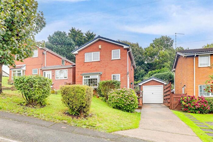 3 Bedroom Detached House For Sale In Woodhedge Drive, Nottingham, NG3