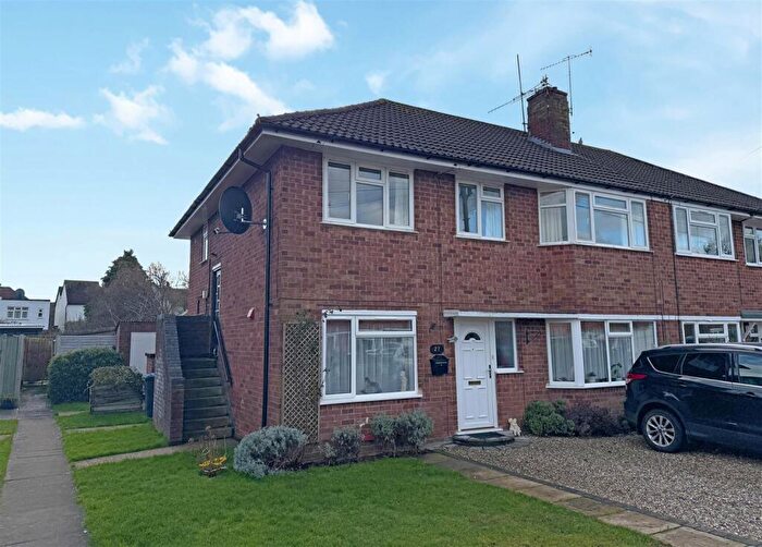 3 Bedroom Maisonette For Sale In Lodge Road, Stratford-Upon-Avon, CV37