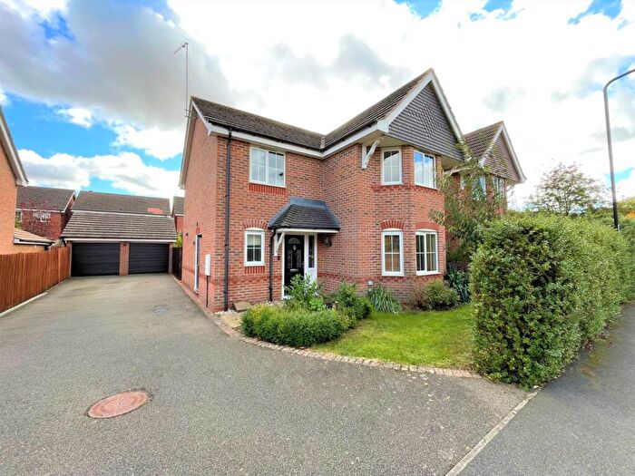 4 Bedroom Detached House For Sale In Lark Lane, Grange Park, Northampton, NN4