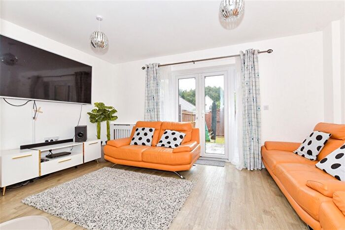 4 Bedroom Town House For Sale In Colyn Drive, Maidstone, Kent, ME15