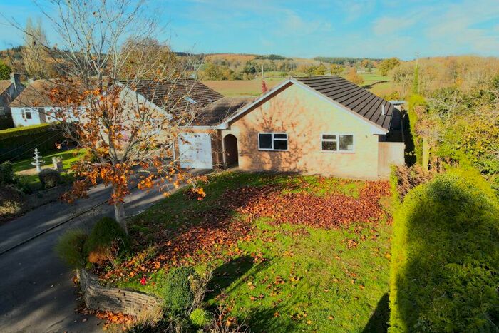 3 Bedroom Bungalow For Sale In Tibberton Lane, Huntley, GL19