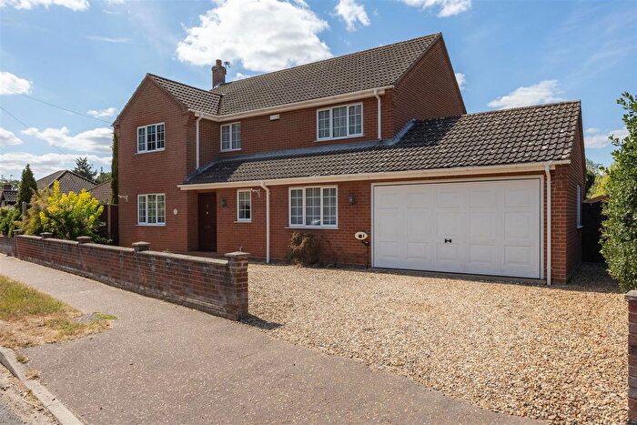 5 Bedroom Detached House For Sale In South Hill Road, Thorpe St Andrew, NR7