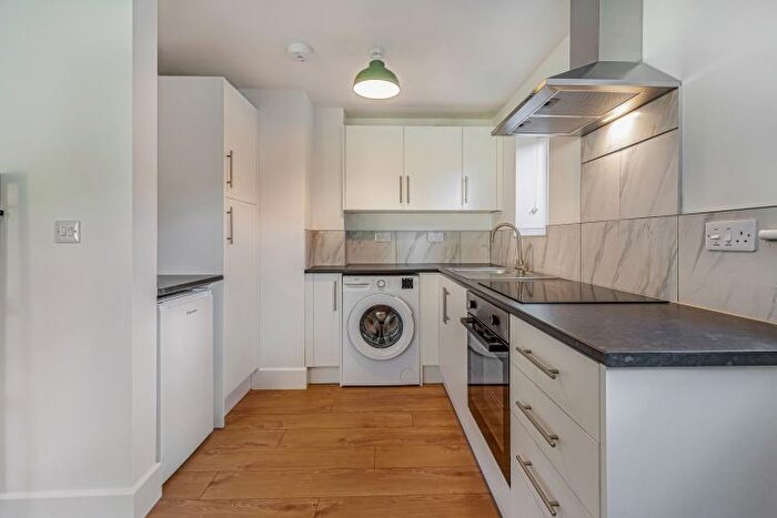 1 Bedroom Flat To Rent In Gladstone Court, Headington, OX3