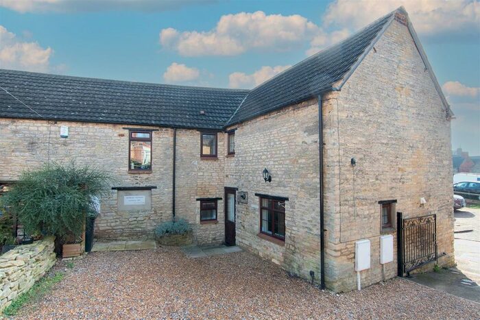 3 Bedroom Property To Rent In Board Street, Irthlingborough, Wellingborough, NN9