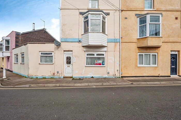 2 Bedroom Flat For Sale In Hardwick Street, Weymouth, DT4