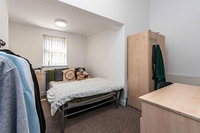 3 Bedroom Apartment To Rent In Noel Street, NG7