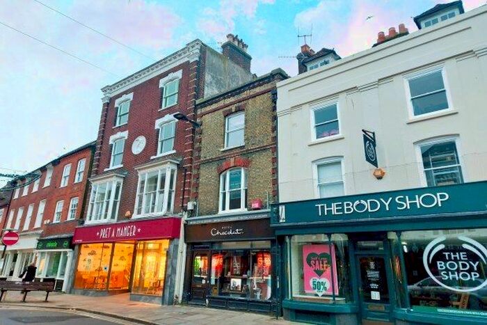 2 Bedroom Flat To Rent In East Street, Chichester, PO19