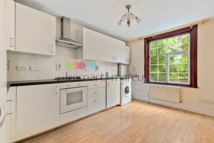 3 Bedroom Apartment To Rent In Edith Road, London, SE25
