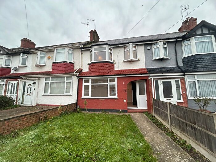 3 Bedroom Terraced House To Rent In Canada Avenue, London, N18