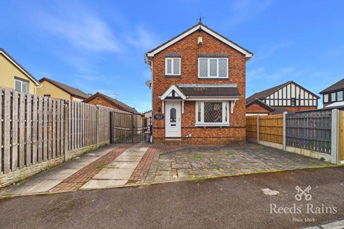 3 Bedroom Detached House For Sale In Birk Lane, Morley, Leeds, West Yorkshire, LS27