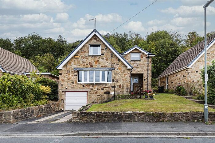 4 Bedroom Detached House For Sale In Bankfield Park Avenue, Taylor Hill, Huddersfield, HD4