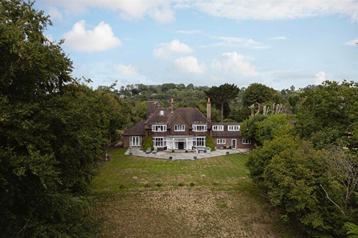 6 Bedroom Detached House For Sale In Rockshaw Road, Merstham, RH1