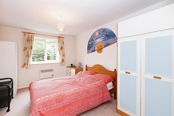 1 Bedroom Flat For Sale In Express Drive, Ilford, IG3