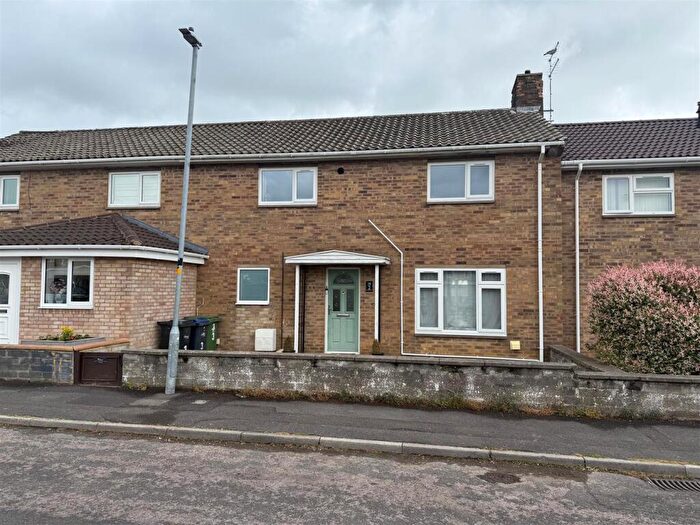 3 Bedroom Terraced House For Sale In Walnut Grove, Trowbridge, BA14