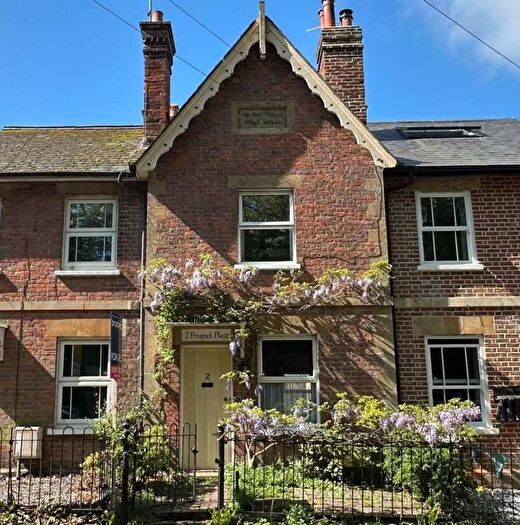 3 Bedroom Terraced House For Sale In Station Road, Groombridge, TN3