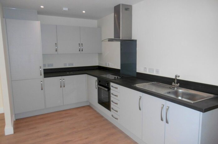 2 Bedroom Flat To Rent In Tewkesbury Place, Beeston, NG9