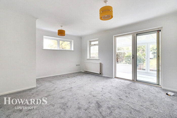 2 Bedroom Detached Bungalow For Sale In Marbella Green, Carlton Colville, NR33