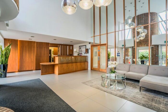 Flat To Rent In Molesworth Street London, SE13