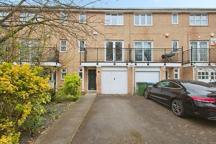 3 Bedroom Terraced House For Sale In Ridge Close, London, SE28