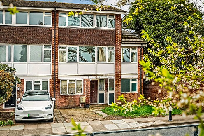 End Terrace House For Sale In Ashburnham Road, Richmond, Surrey, TW10