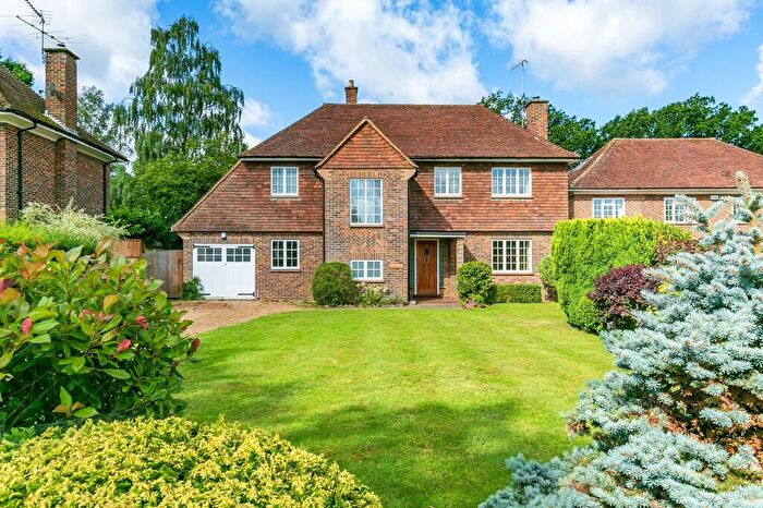 4 Bedroom Detached House To Rent In Woodlands Park, Guildford, GU1