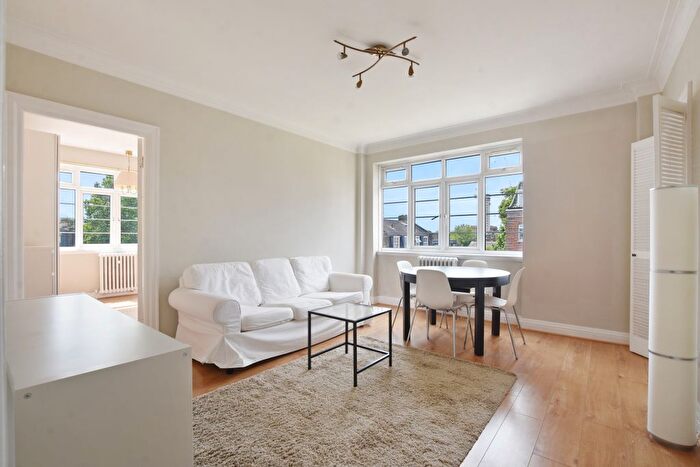 1 Bedroom Flat To Rent In Pembroke Road, Kensington, London, W8