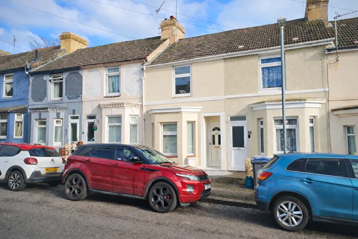 2 Bedroom Terraced House For Sale In Glenfield Road, Dover, Kent, CT16
