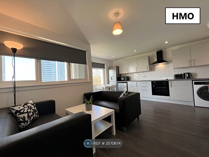 4 Bedroom Flat To Rent In Hmo Melvaig Place, Glasgow, G20