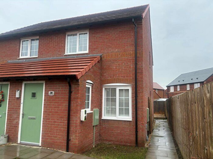 2 Bedroom House To Rent In Hawthorn Close, Boston, PE21