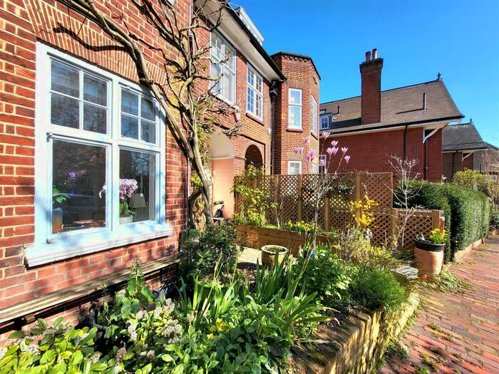 Studio To Rent In Belsize Lane, Belsize Park, London, NW3