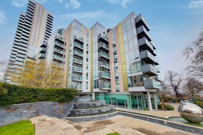 2 Bedroom Apartment To Rent In Riverside Apartments, Goodchild Road, N4