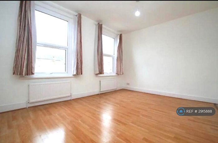 2 Bedroom Flat To Rent In Selsdon Road, London, E13