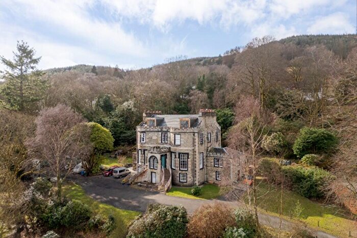 3 Bedroom Character Property For Sale In Stroul Lodge, Clynder, G84