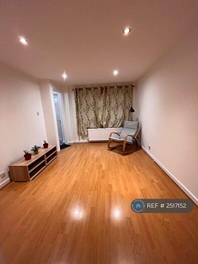 3 Bedroom Terraced House To Rent In Ashdales, St Albans, AL1