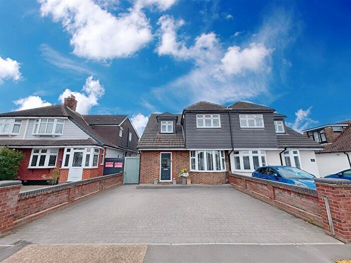 4 Bedroom Semi-Detached House For Sale In Blackshots Lane, Grays, RM16