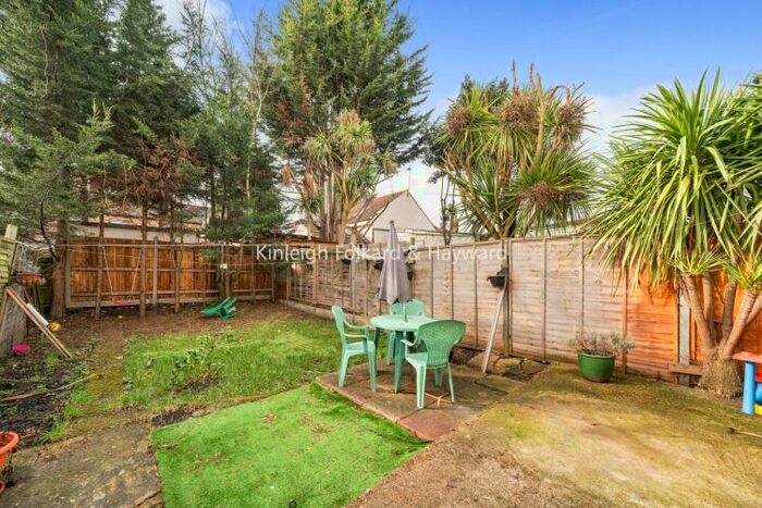 1 Bedroom Flat To Rent In Gorringe Park Avenue Mitcham, CR4